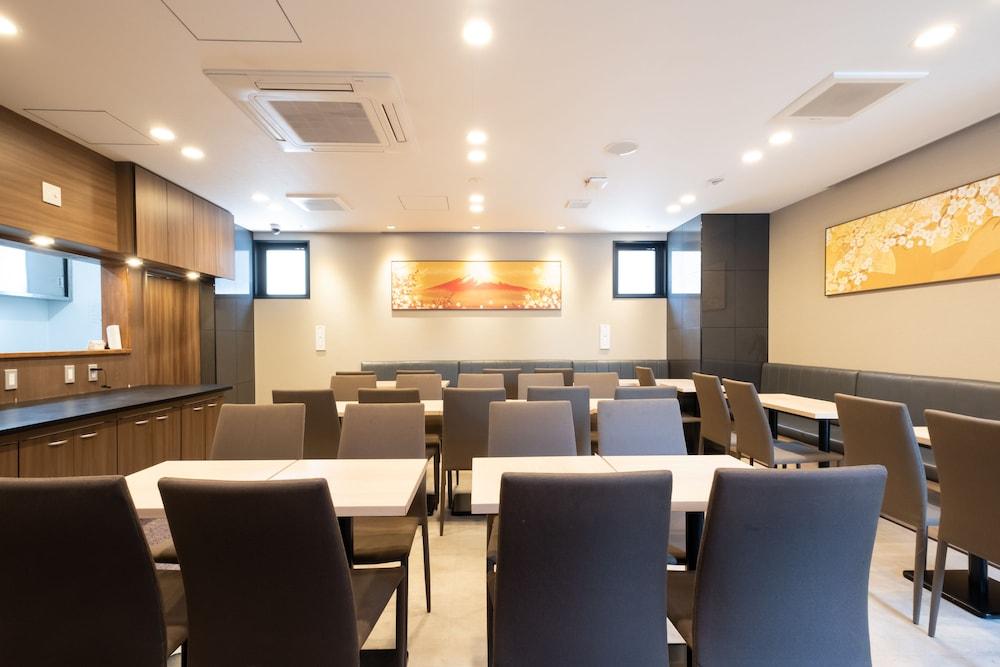 Shinsaibashi-Higashi Crystal Hotel Osaka Buitenkant foto